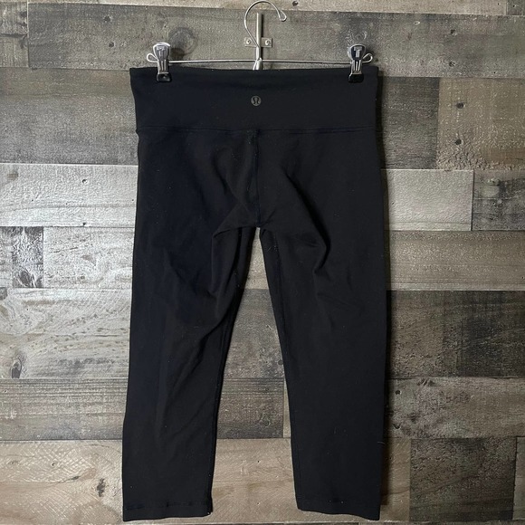 SOLD Lululemon Crop Pants 6 - Picture 2 of 2
